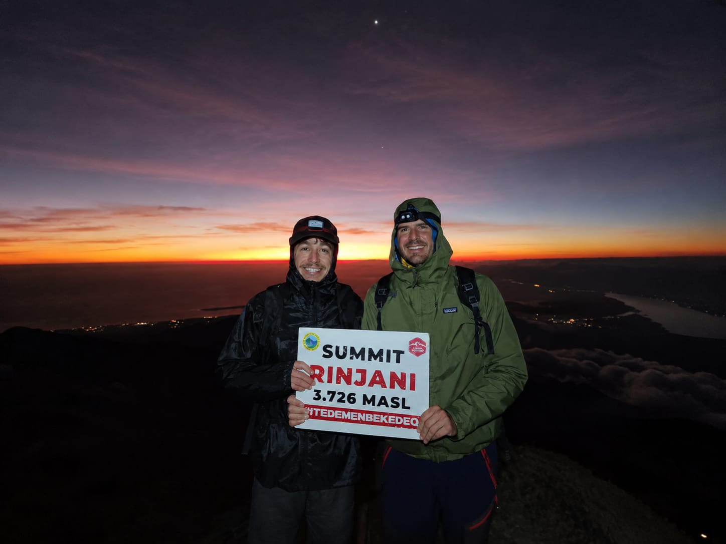 You are currently viewing Mount Rinjani Trekking: The Ultimate Guide To an Unforgettable Advanture in Lombok